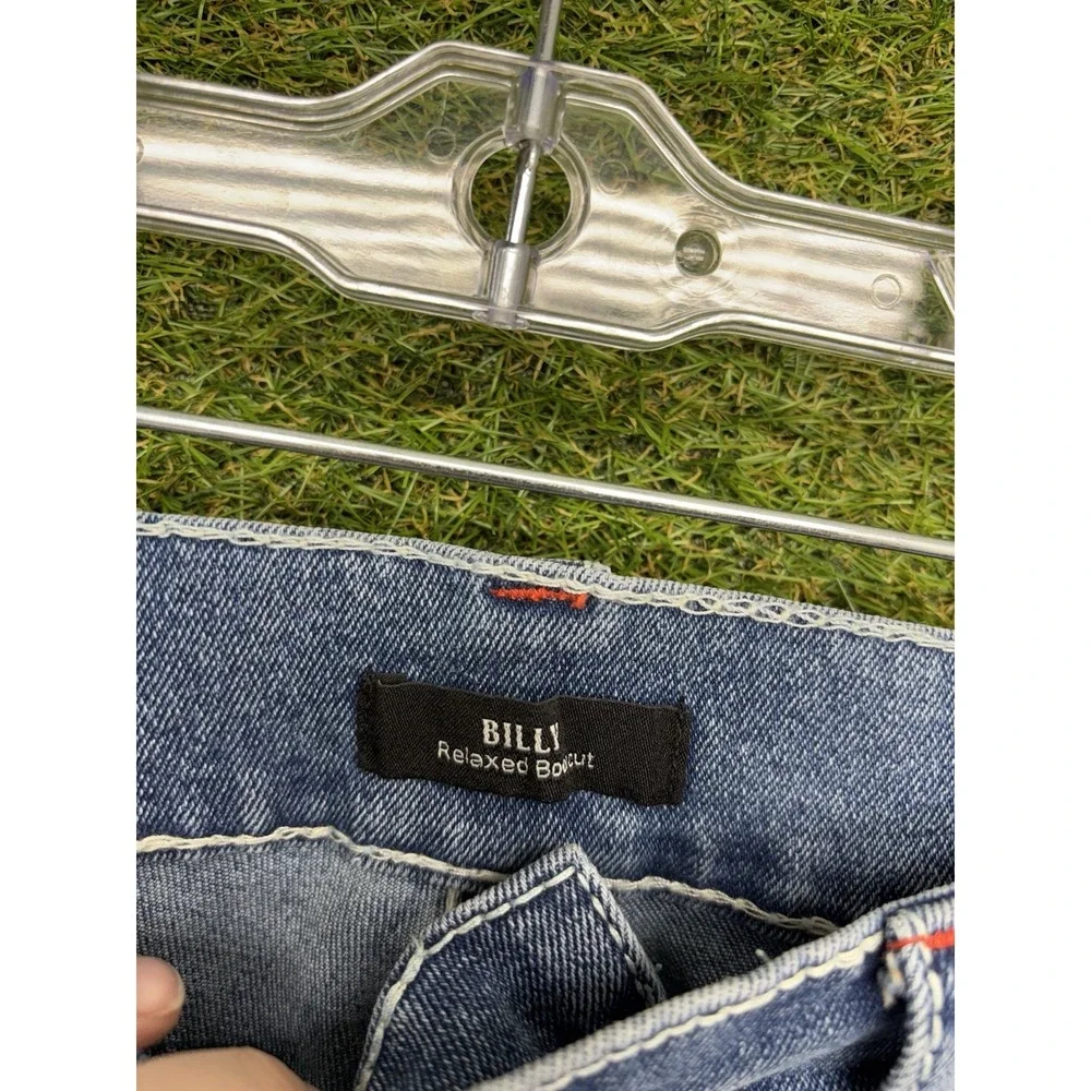 True Religion shop confidence